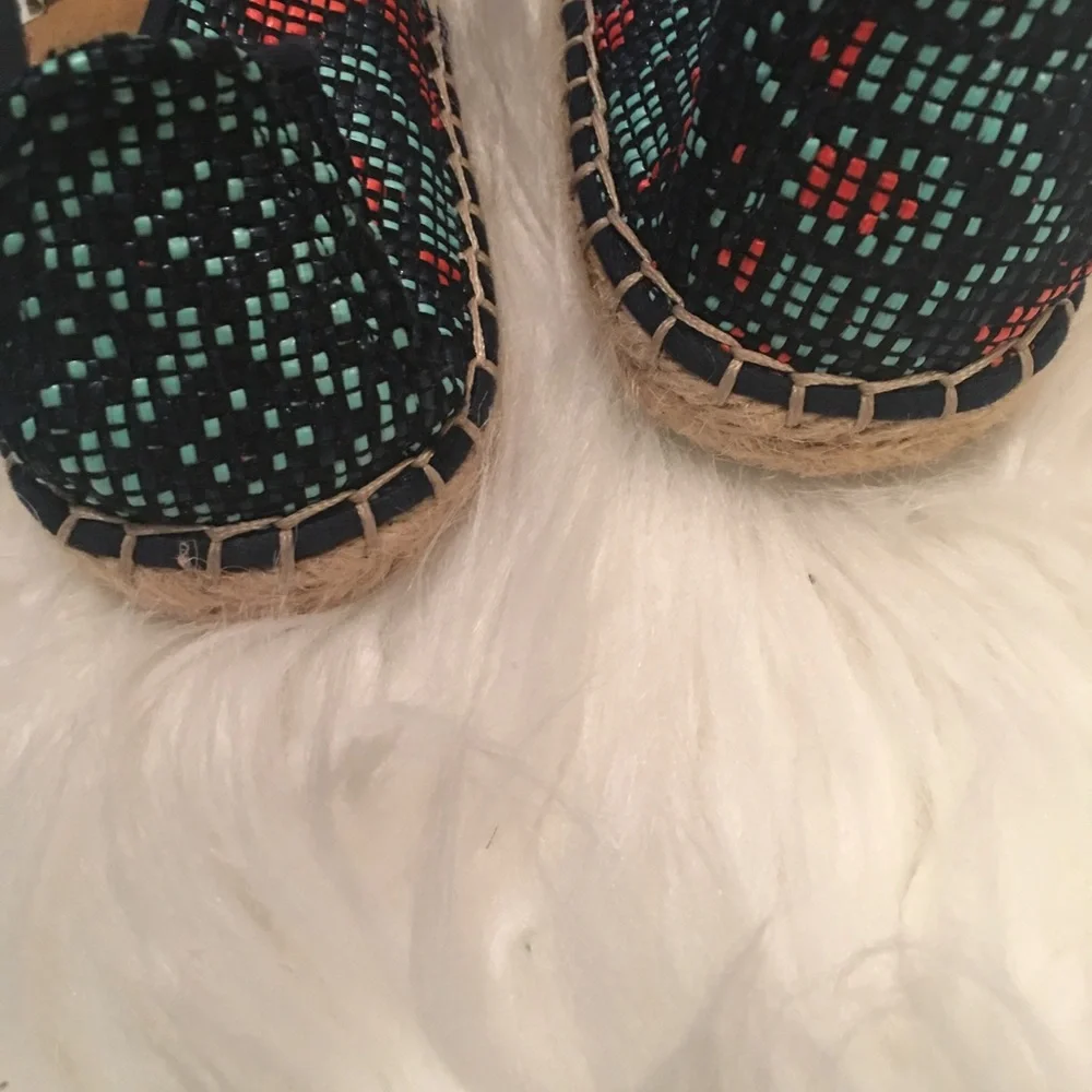 DV by Dolce Vita  Woven Navy Aztec Espadrilles 6 - Picture 4 of 8